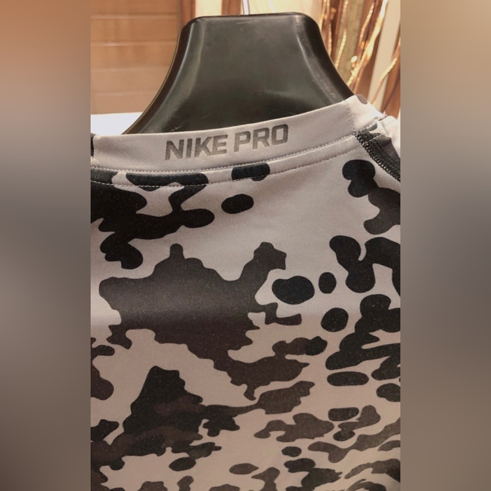 Absolutely New, Nike pro Dri-fit boys tight fit skin for active wear. - Picture 7 of 12